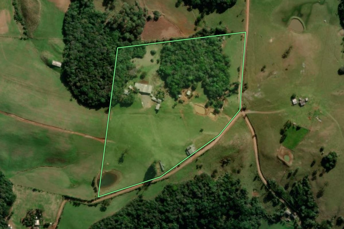Imagem de satélite do imóvel rural em Soledade (RS), com o contorno declarado no CAR desenhado por cima.