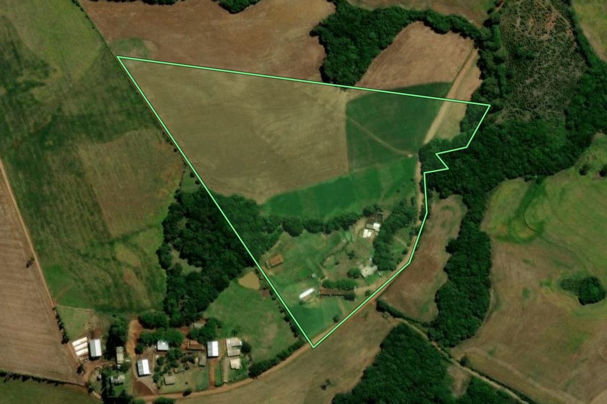 Imagem de satélite do imóvel rural em Soledade (RS), com o contorno declarado no CAR desenhado por cima.