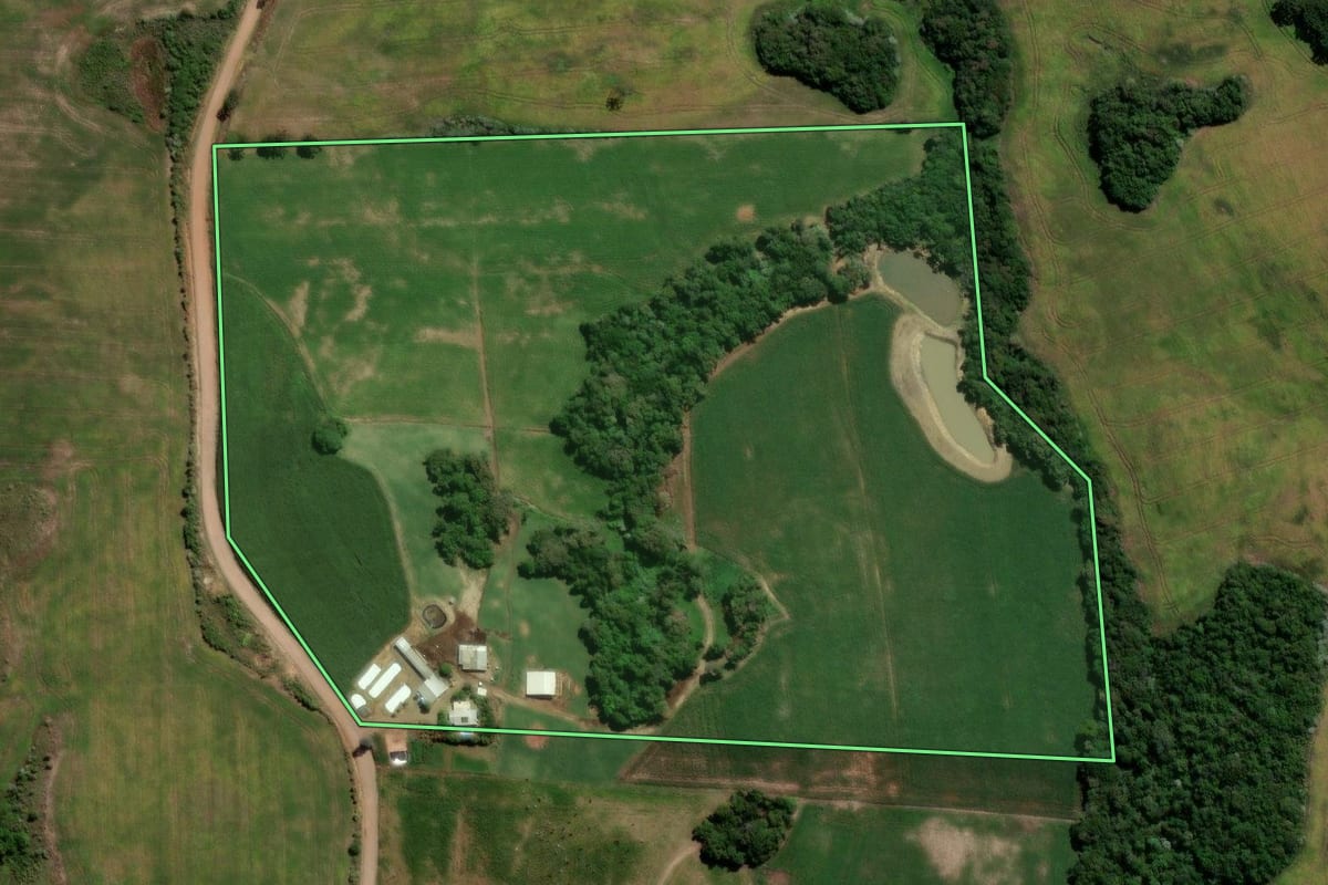 Imagem de satélite do imóvel rural em Soledade (RS), com o contorno declarado no CAR desenhado por cima.