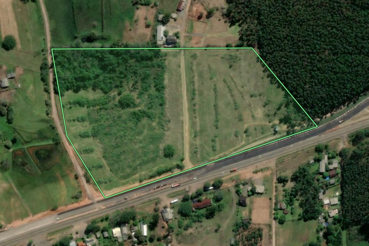 Imagem de satélite do imóvel rural em Tabaí (RS), com o contorno declarado no CAR desenhado por cima.