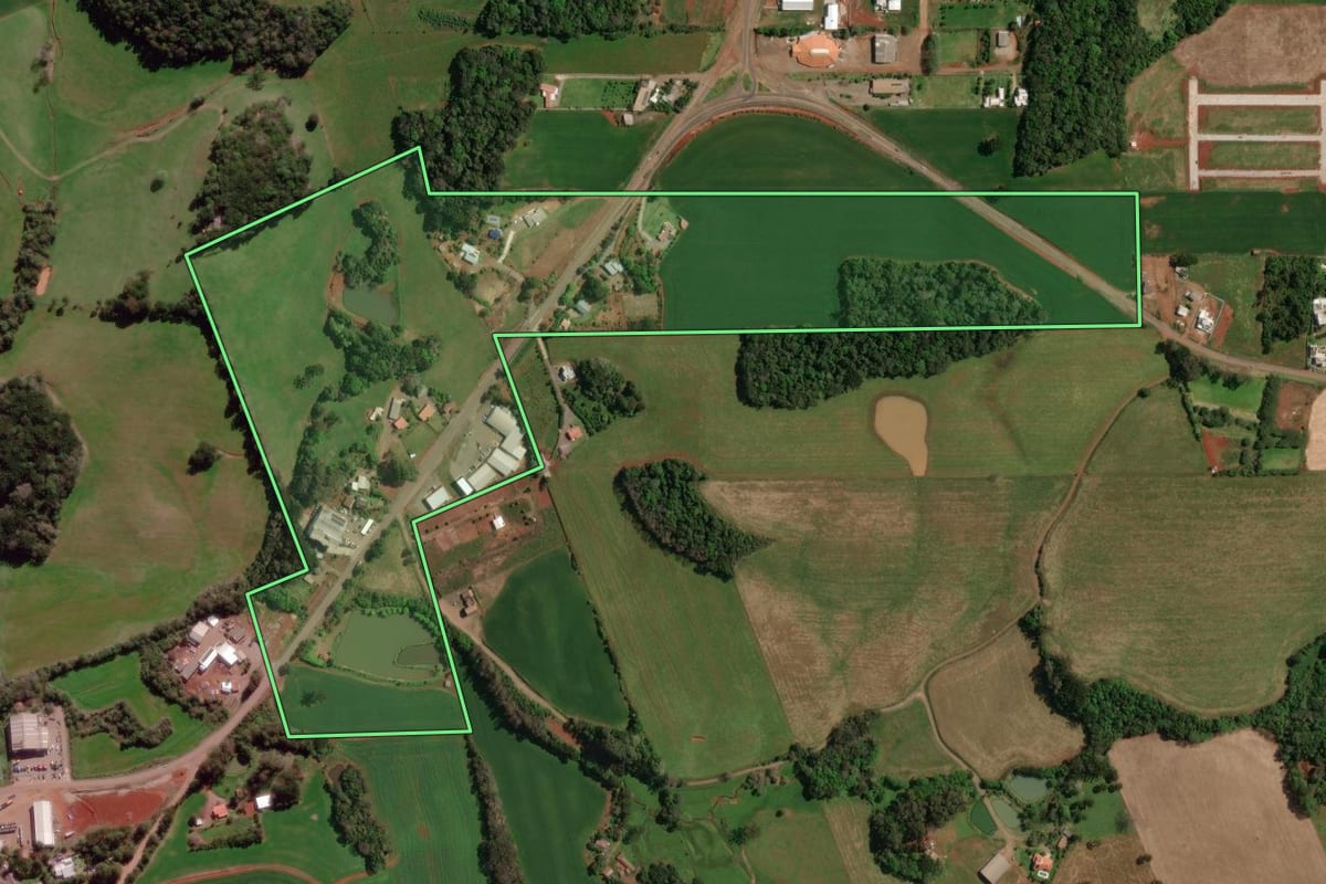 Imagem de satélite do imóvel rural em Tapejara (RS), com o contorno declarado no CAR desenhado por cima.