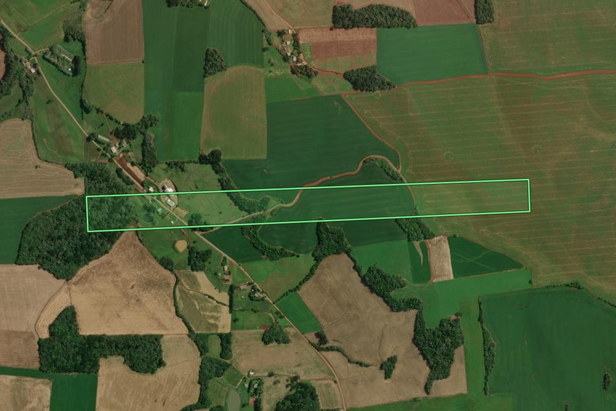 Imagem de satélite do imóvel rural em Tapejara (RS), com o contorno declarado no CAR desenhado por cima.