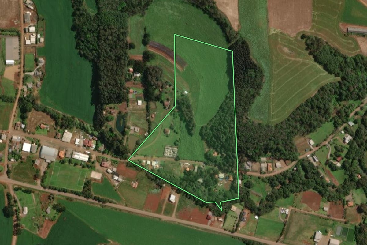 Imagem de satélite do imóvel rural em Tapejara (RS), com o contorno declarado no CAR desenhado por cima.