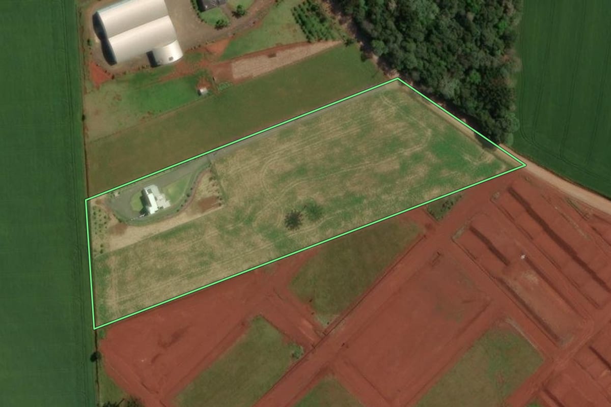 Imagem de satélite do imóvel rural em Tapejara (RS), com o contorno declarado no CAR desenhado por cima.