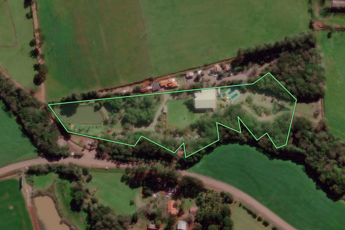 Imagem de satélite do imóvel rural em Tapejara (RS), com o contorno declarado no CAR desenhado por cima.