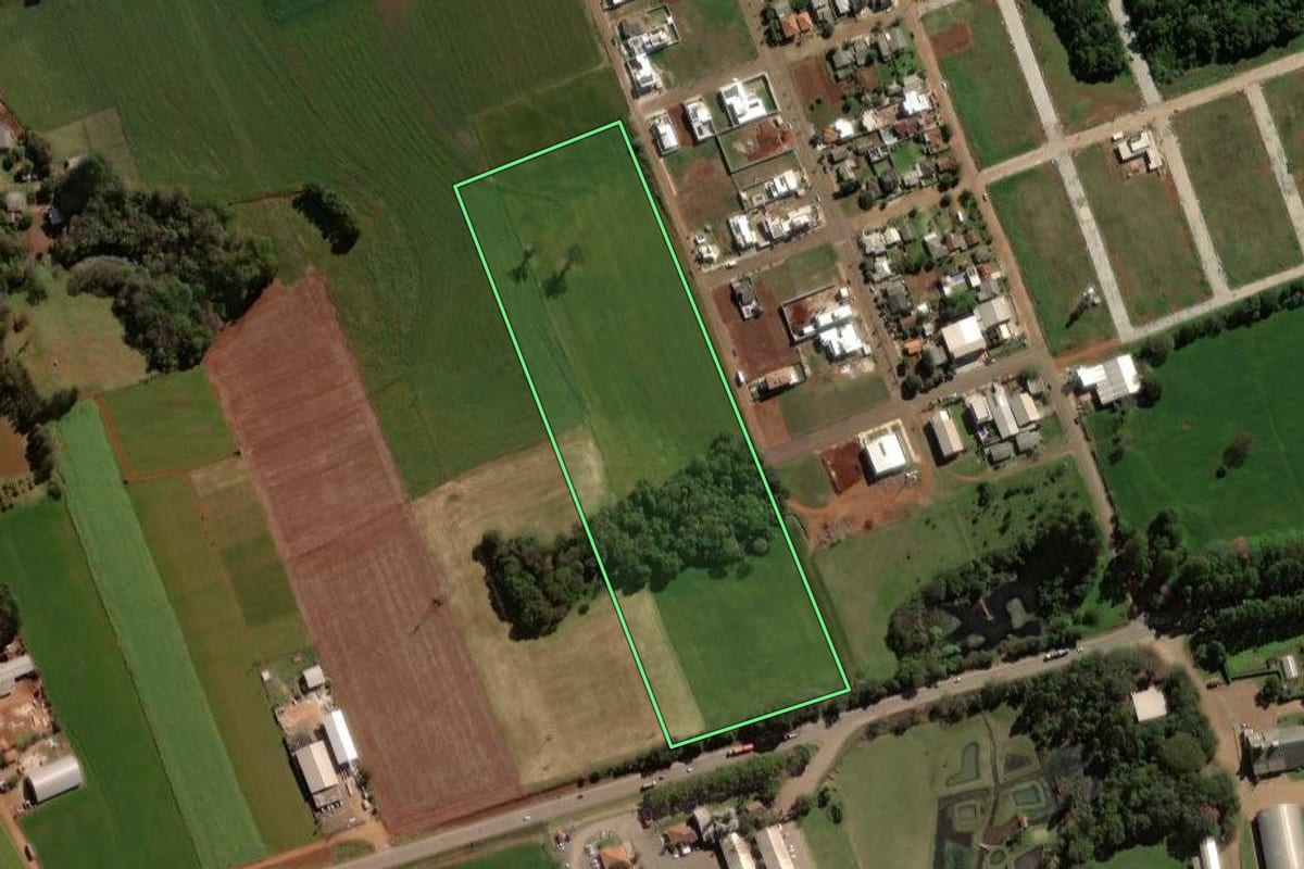Imagem de satélite do imóvel rural em Tapera (RS), com o contorno declarado no CAR desenhado por cima.