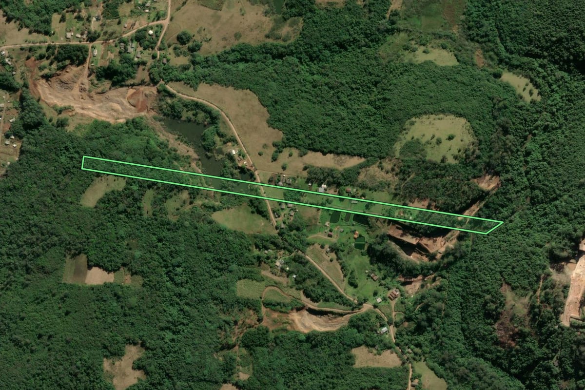 Imagem de satélite do imóvel rural em Taquara (RS), com o contorno declarado no CAR desenhado por cima.