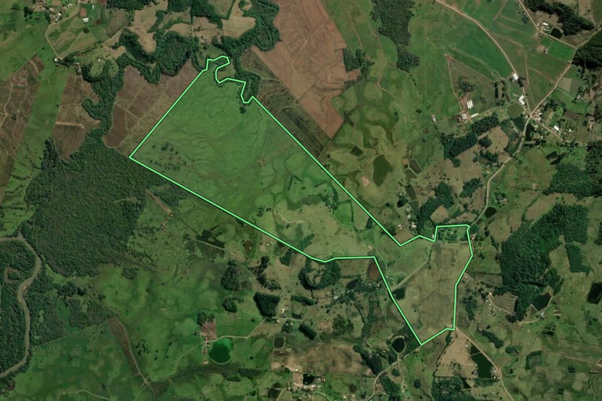 Imagem de satélite do imóvel rural em Taquara (RS), com o contorno declarado no CAR desenhado por cima.