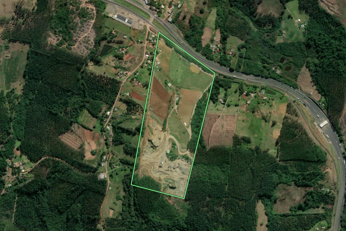 Imagem de satélite do imóvel rural em Taquari (RS), com o contorno declarado no CAR desenhado por cima.
