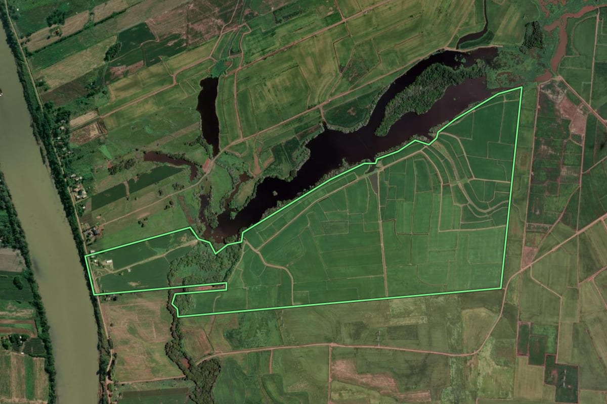 Imagem de satélite do imóvel rural em Taquari (RS), com o contorno declarado no CAR desenhado por cima.
