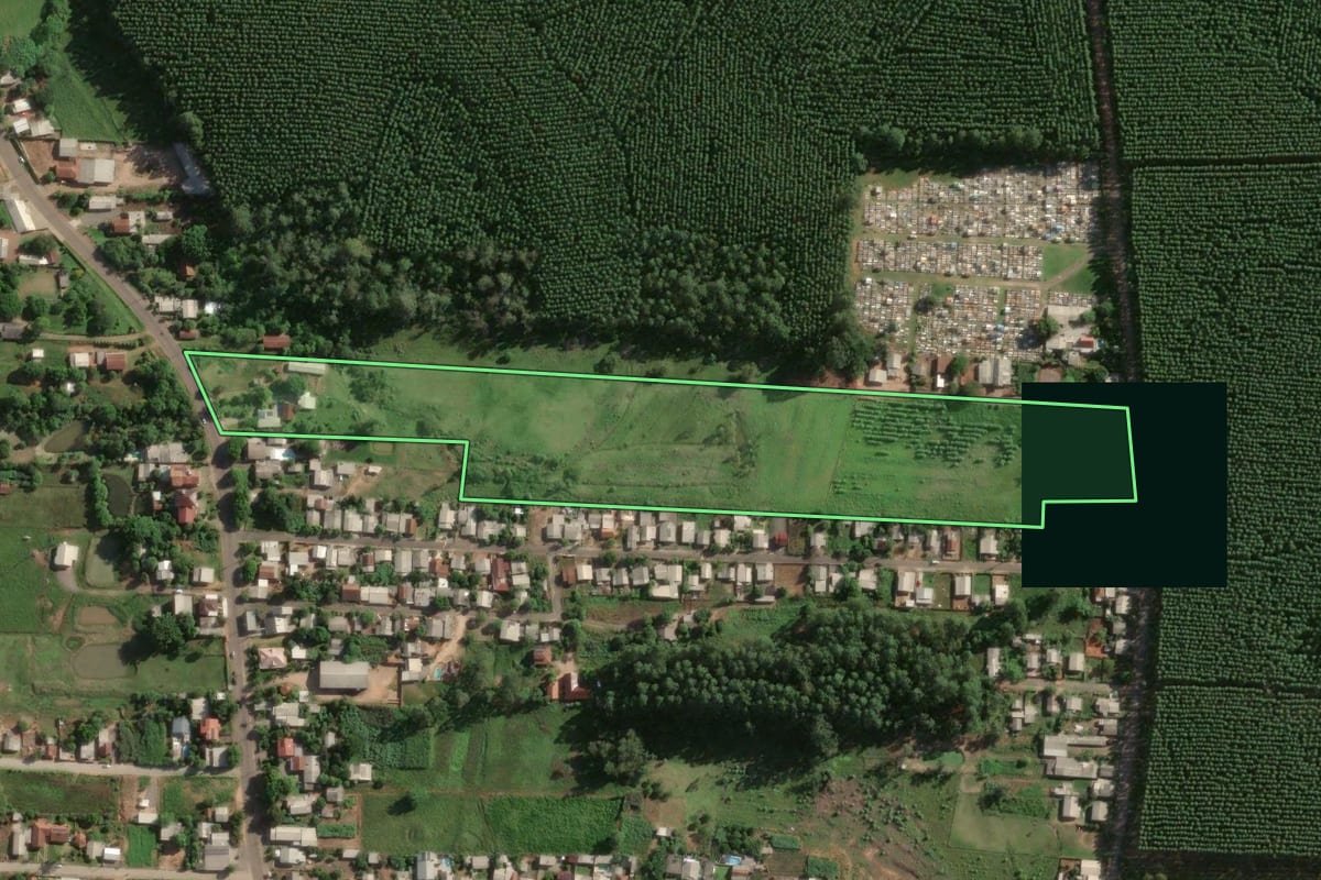 Imagem de satélite do imóvel rural em Taquari (RS), com o contorno declarado no CAR desenhado por cima.