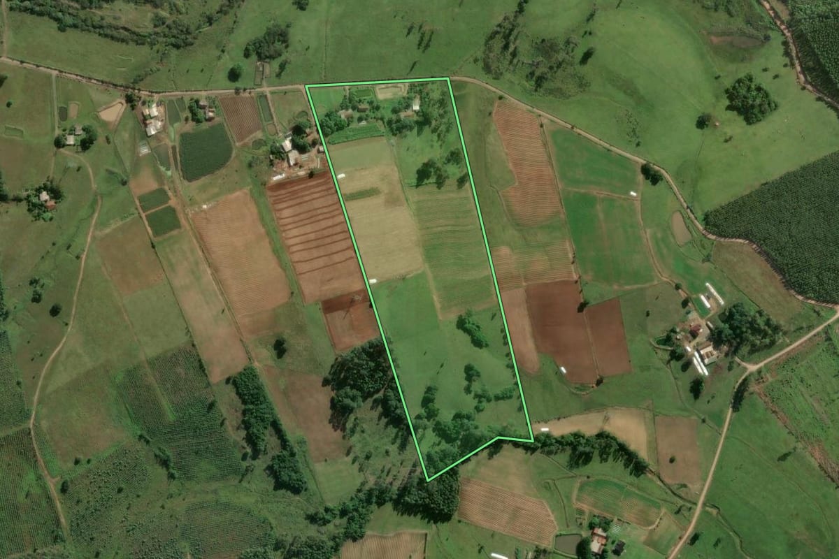 Imagem de satélite do imóvel rural em Taquari (RS), com o contorno declarado no CAR desenhado por cima.