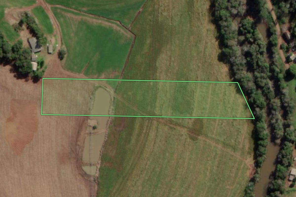 Imagem de satélite do imóvel rural em Taquaruçu do Sul (RS), com o contorno declarado no CAR desenhado por cima.