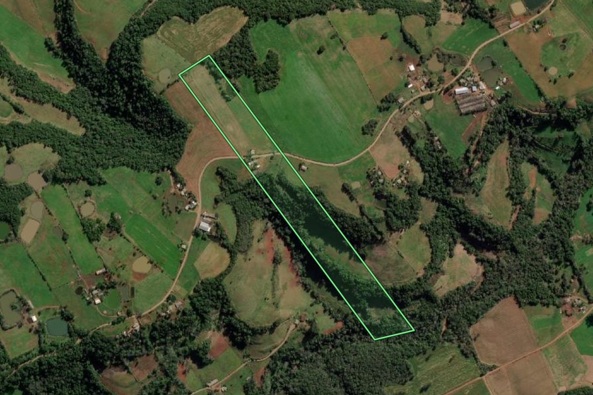 Imagem de satélite do imóvel rural em Taquaruçu do Sul (RS), com o contorno declarado no CAR desenhado por cima.
