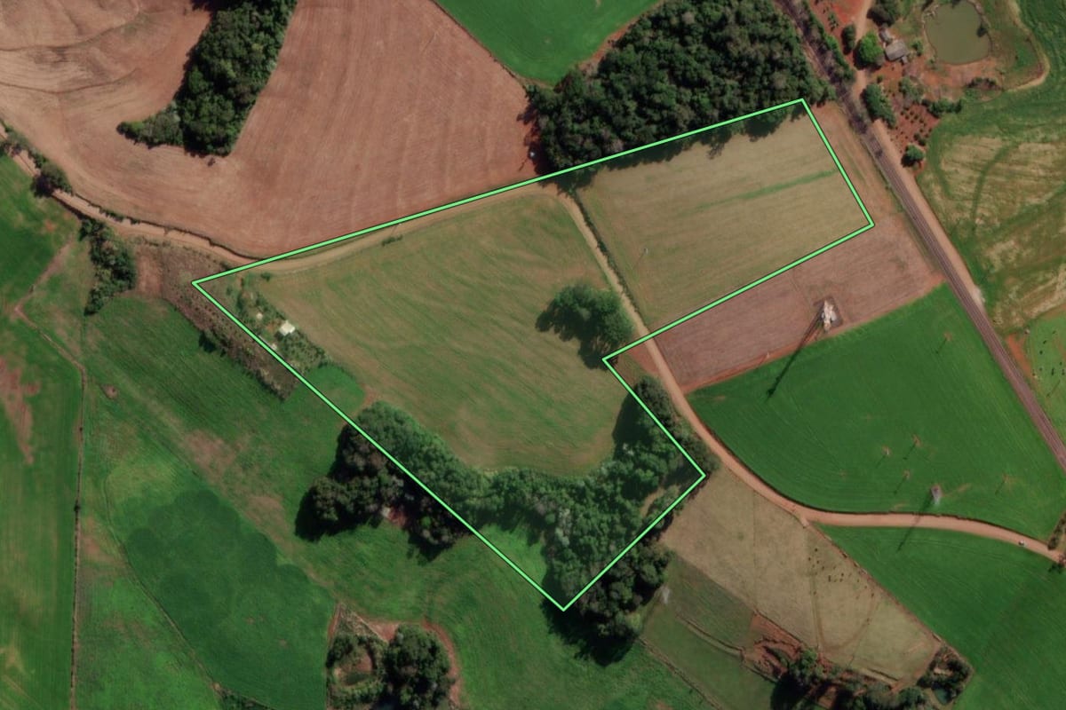 Imagem de satélite do imóvel rural em Taquaruçu do Sul (RS), com o contorno declarado no CAR desenhado por cima.