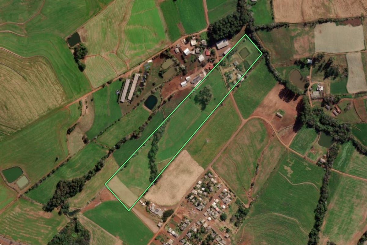 Imagem de satélite do imóvel rural em Taquaruçu do Sul (RS), com o contorno declarado no CAR desenhado por cima.