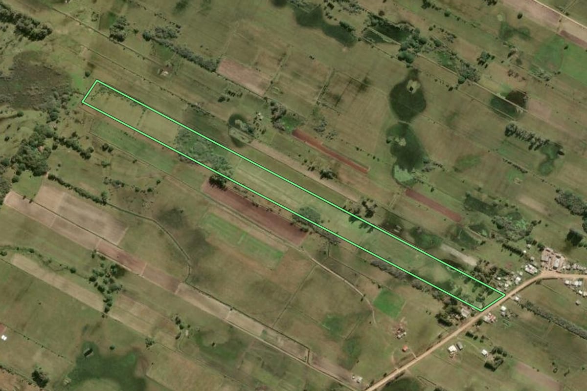 Imagem de satélite do imóvel rural em Tavares (RS), com o contorno declarado no CAR desenhado por cima.