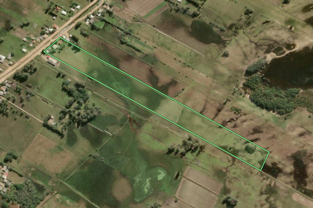 Imagem de satélite do imóvel rural em Tavares (RS), com o contorno declarado no CAR desenhado por cima.