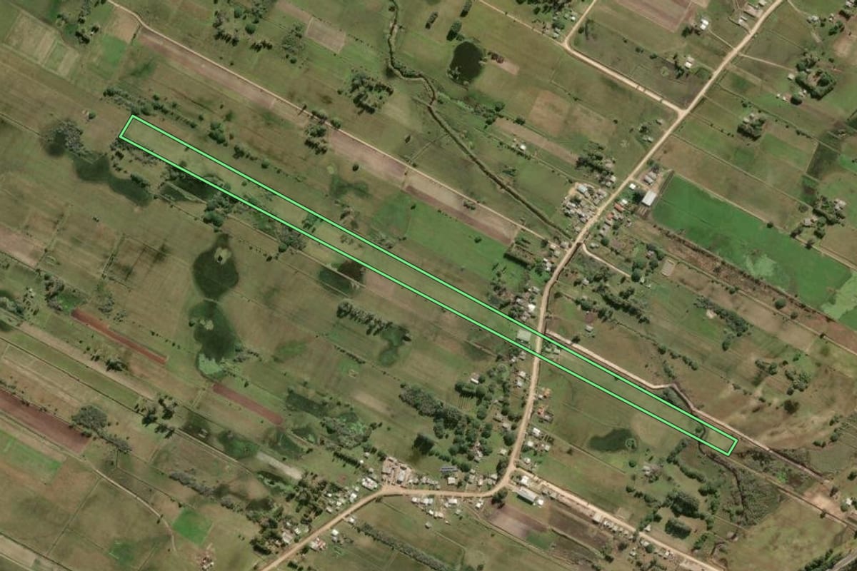 Imagem de satélite do imóvel rural em Tavares (RS), com o contorno declarado no CAR desenhado por cima.