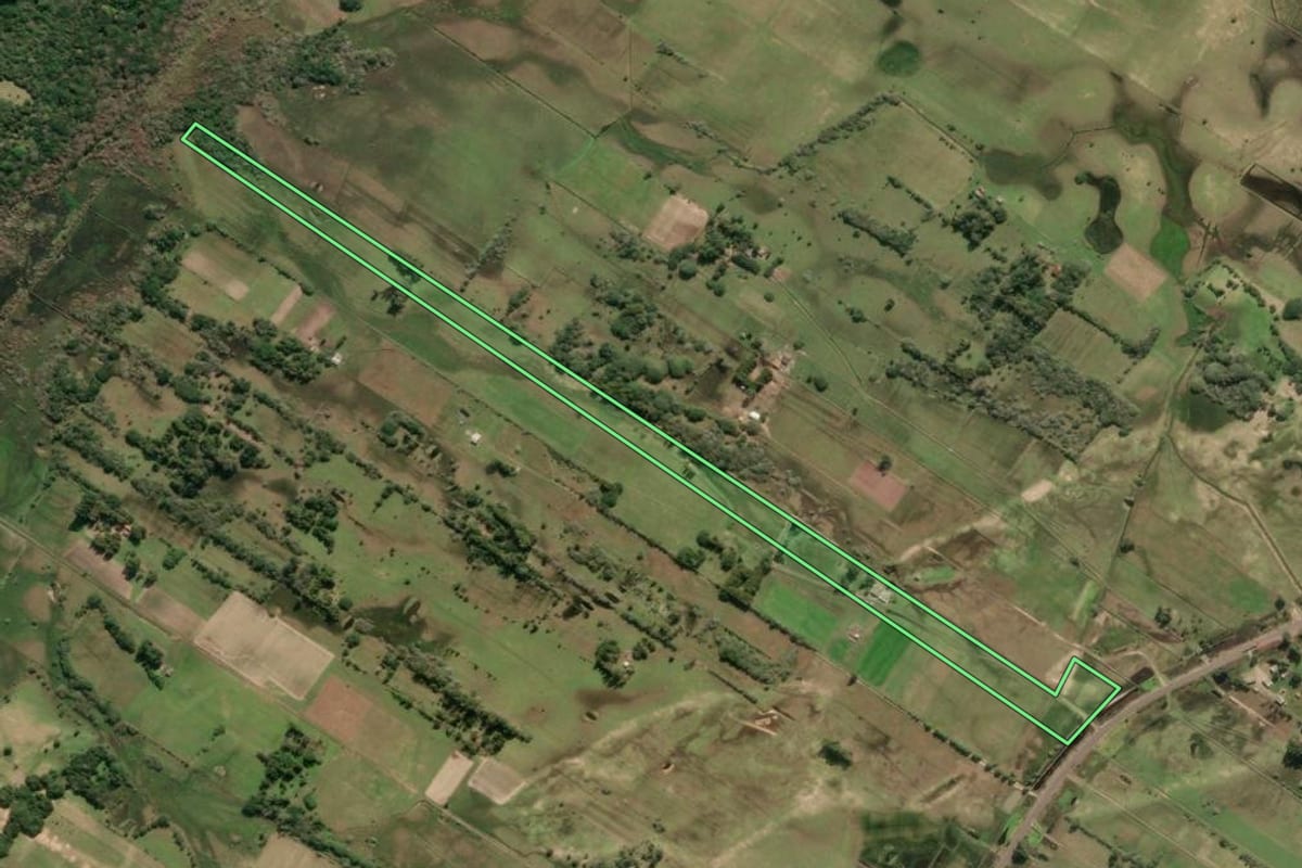 Imagem de satélite do imóvel rural em Tavares (RS), com o contorno declarado no CAR desenhado por cima.