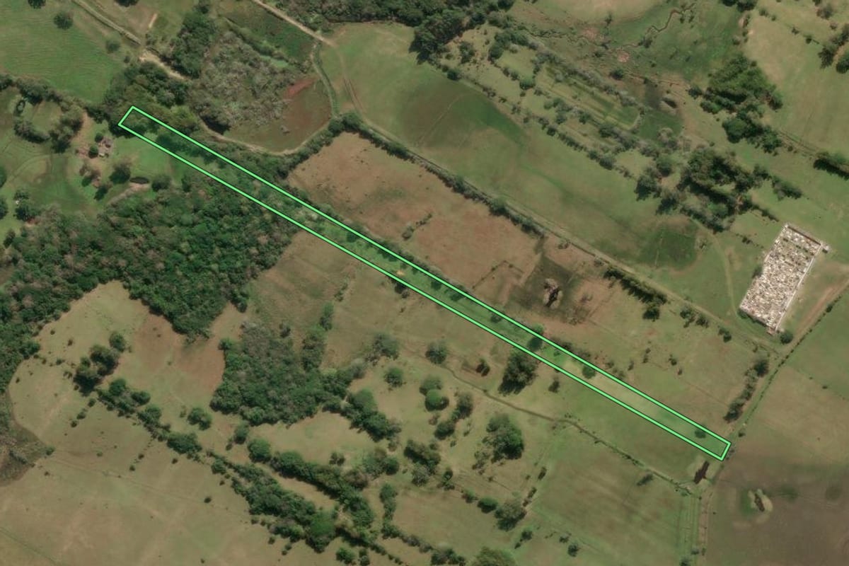 Imagem de satélite do imóvel rural em Tavares (RS), com o contorno declarado no CAR desenhado por cima.