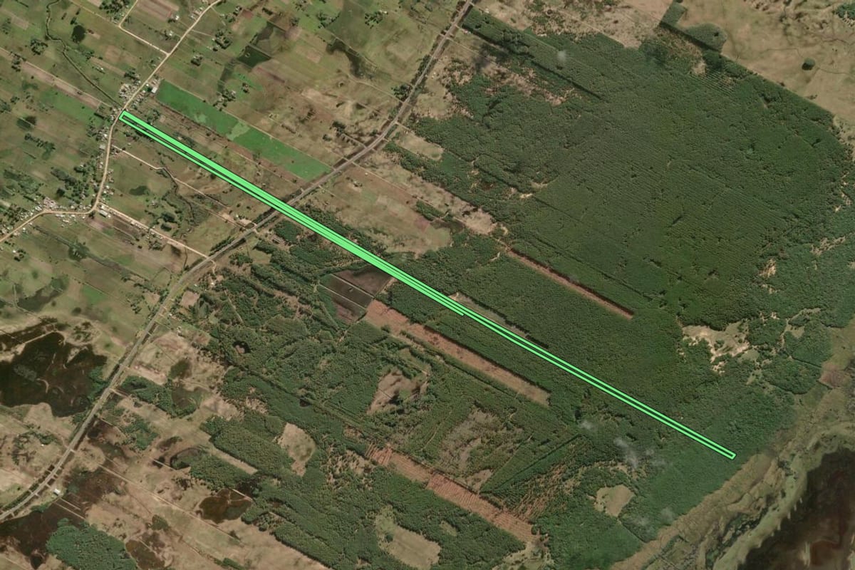 Imagem de satélite do imóvel rural em Tavares (RS), com o contorno declarado no CAR desenhado por cima.
