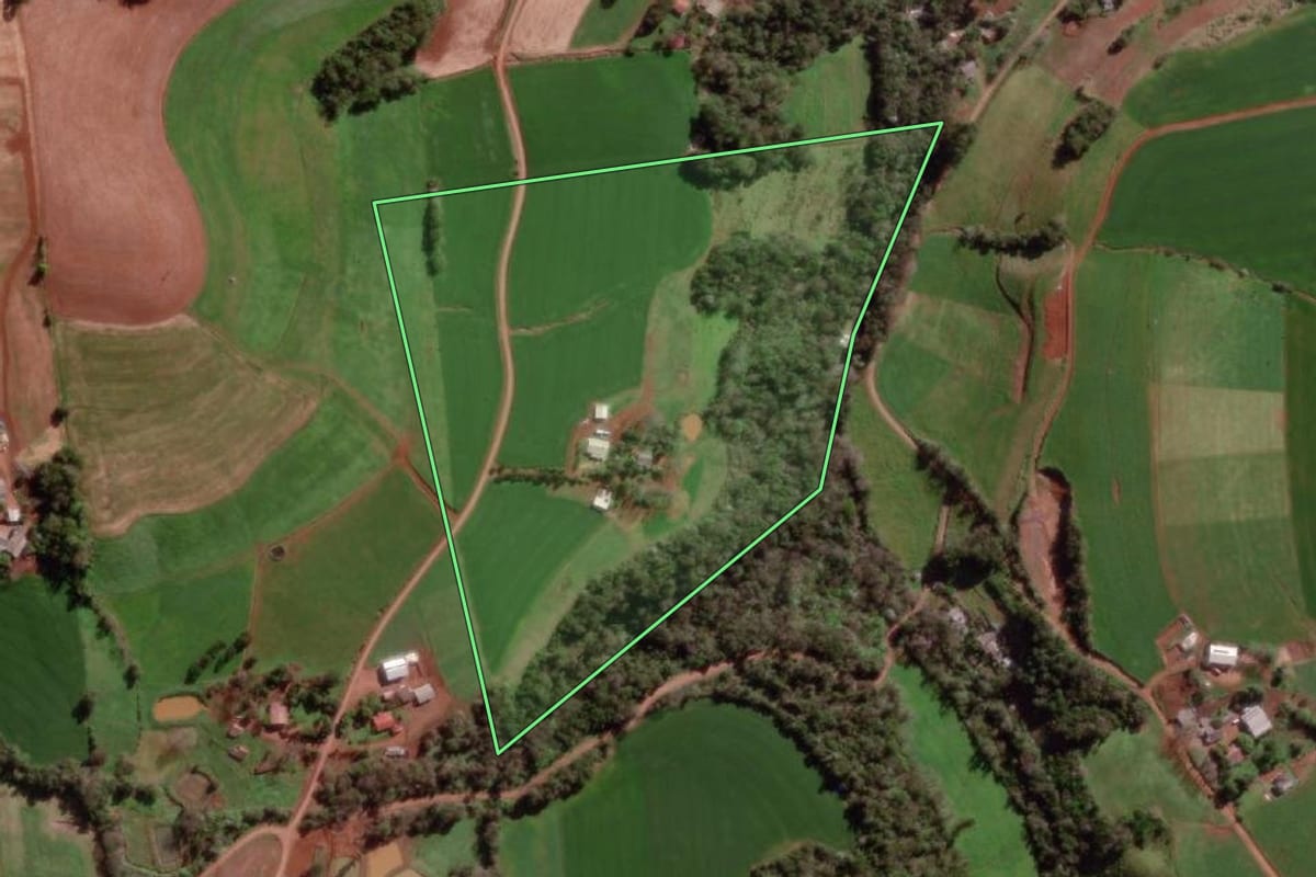 Imagem de satélite do imóvel rural em Tenente Portela (RS), com o contorno declarado no CAR desenhado por cima.