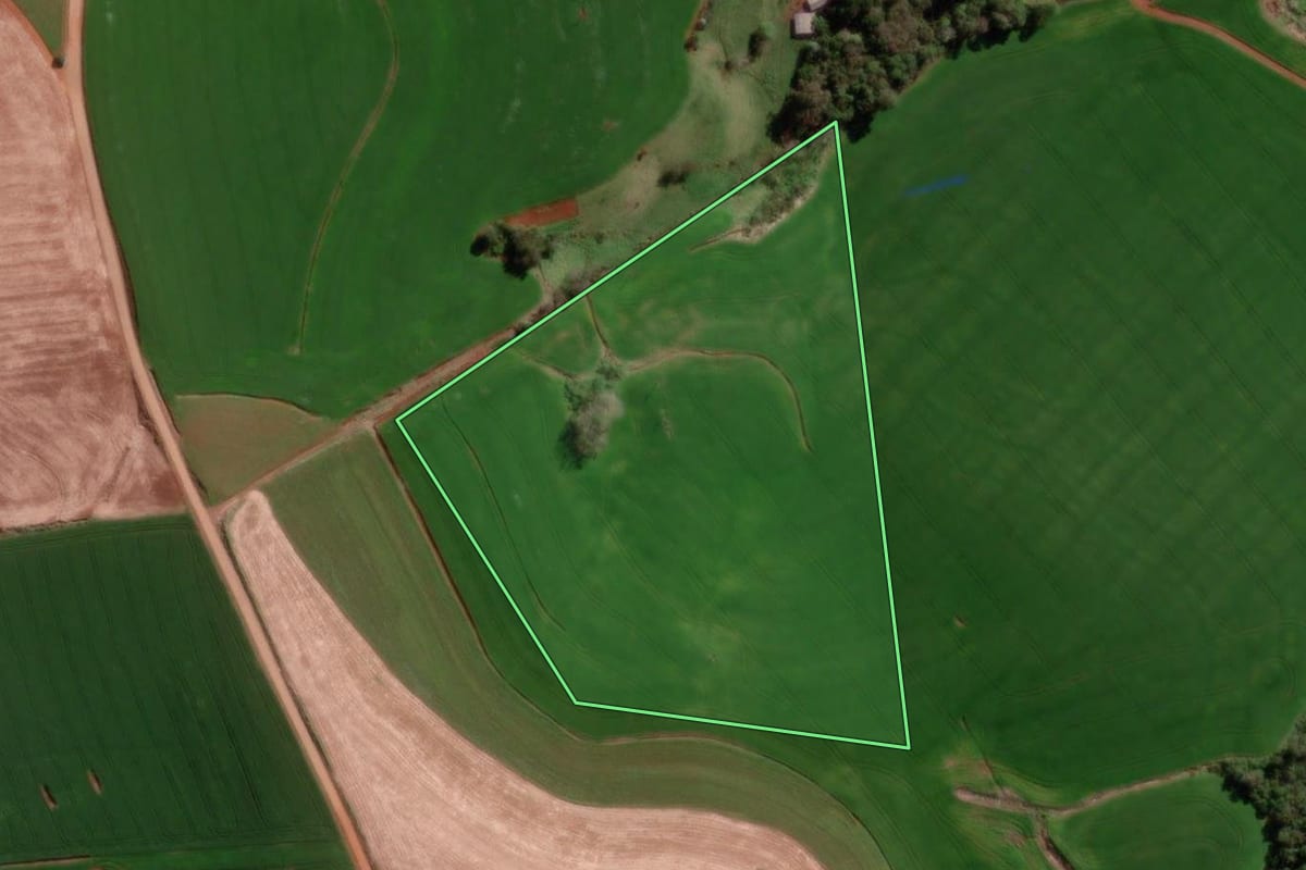 Imagem de satélite do imóvel rural em Tenente Portela (RS), com o contorno declarado no CAR desenhado por cima.