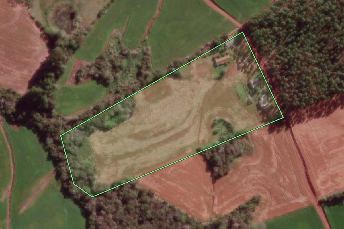 Imagem de satélite do imóvel rural em Tenente Portela (RS), com o contorno declarado no CAR desenhado por cima.