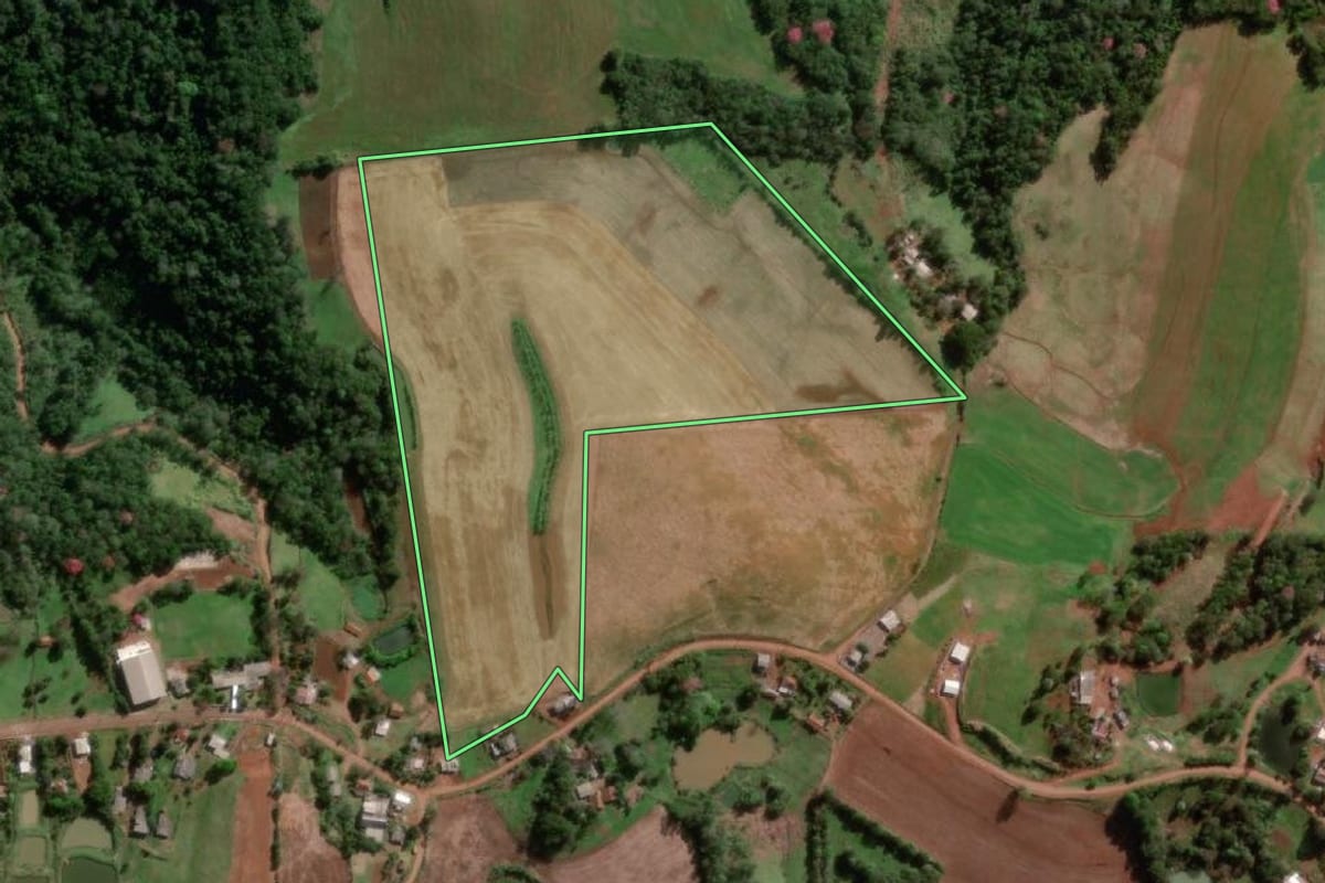 Imagem de satélite do imóvel rural em Tenente Portela (RS), com o contorno declarado no CAR desenhado por cima.