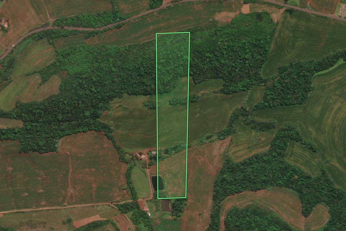 Imagem de satélite do imóvel rural em Tenente Portela (RS), com o contorno declarado no CAR desenhado por cima.