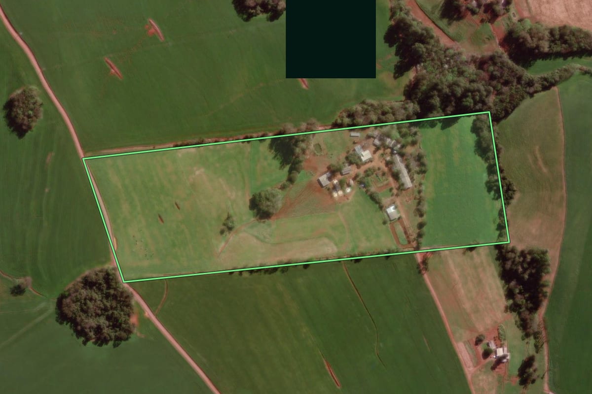Imagem de satélite do imóvel rural em Tenente Portela (RS), com o contorno declarado no CAR desenhado por cima.
