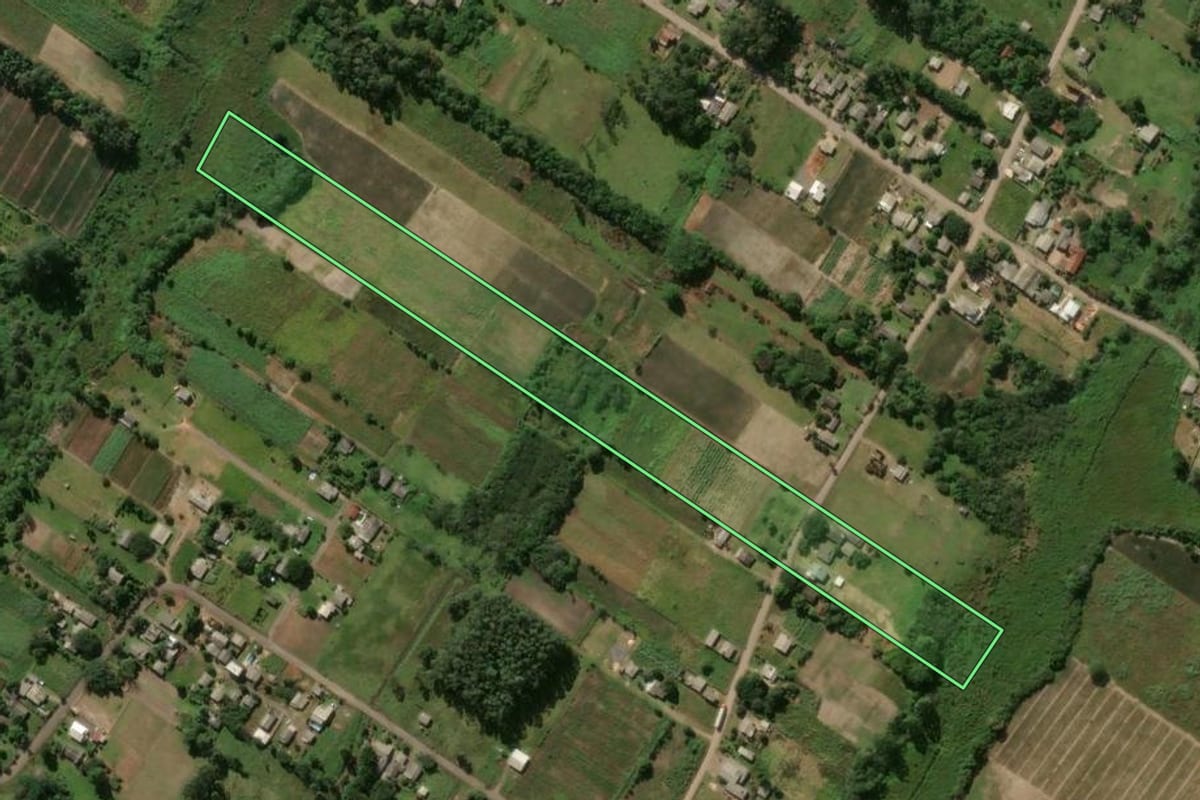 Imagem de satélite do imóvel rural em Terra de Areia (RS), com o contorno declarado no CAR desenhado por cima.