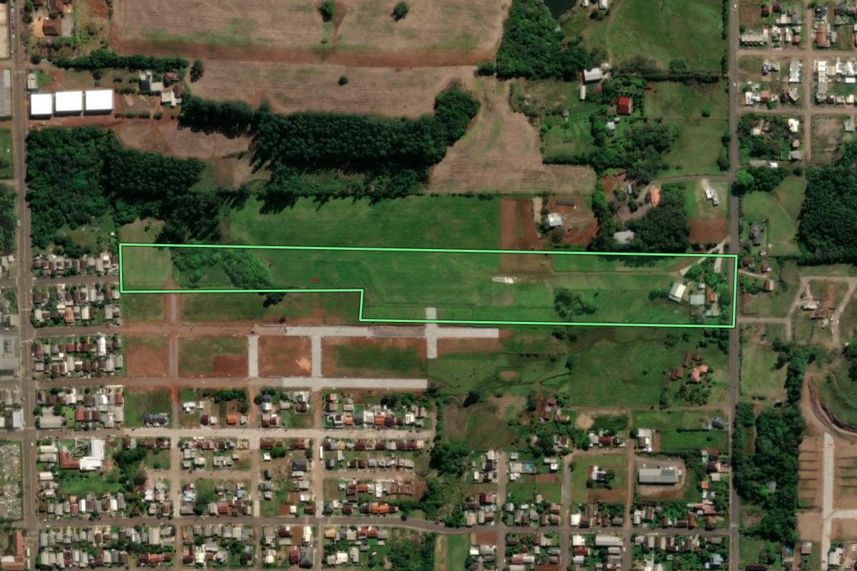 Imagem de satélite do imóvel rural em Teutônia (RS), com o contorno declarado no CAR desenhado por cima.