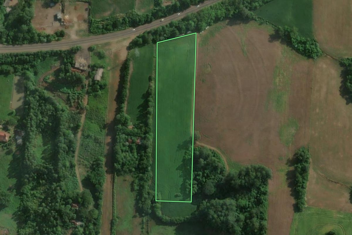 Imagem de satélite do imóvel rural em Teutônia (RS), com o contorno declarado no CAR desenhado por cima.