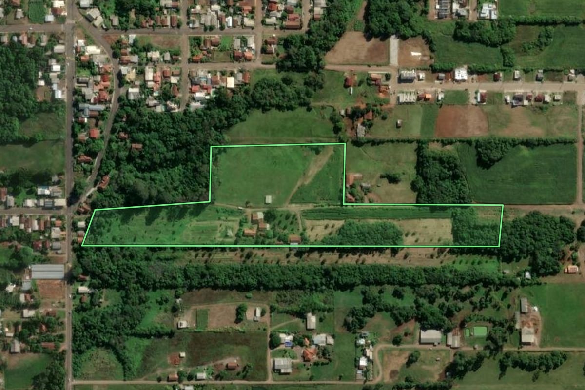 Imagem de satélite do imóvel rural em Teutônia (RS), com o contorno declarado no CAR desenhado por cima.
