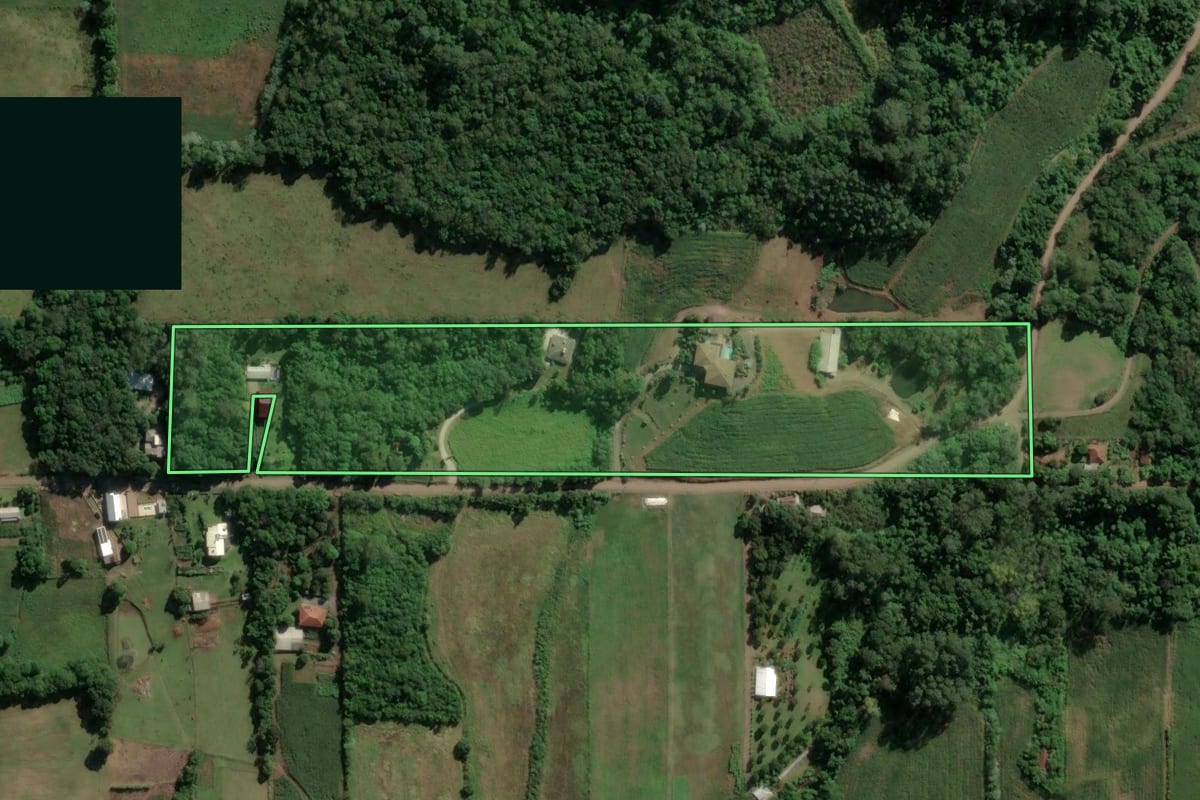 Imagem de satélite do imóvel rural em Teutônia (RS), com o contorno declarado no CAR desenhado por cima.
