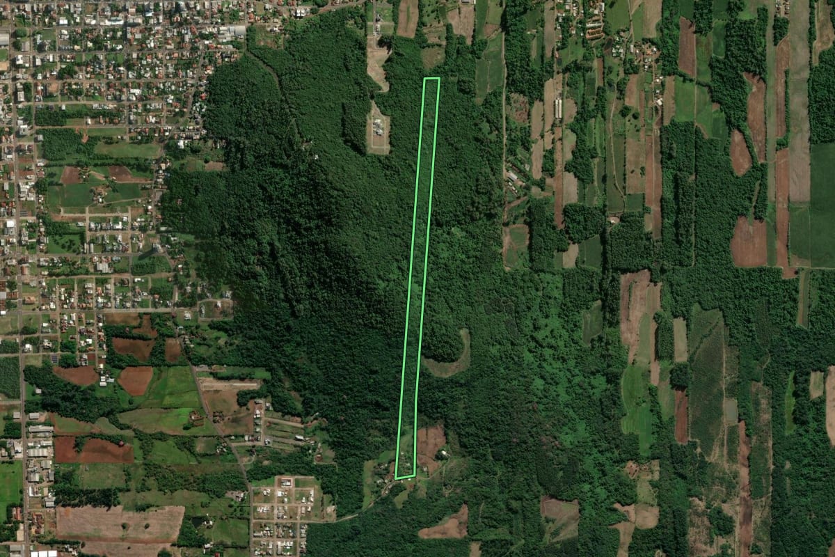 Imagem de satélite do imóvel rural em Teutônia (RS), com o contorno declarado no CAR desenhado por cima.