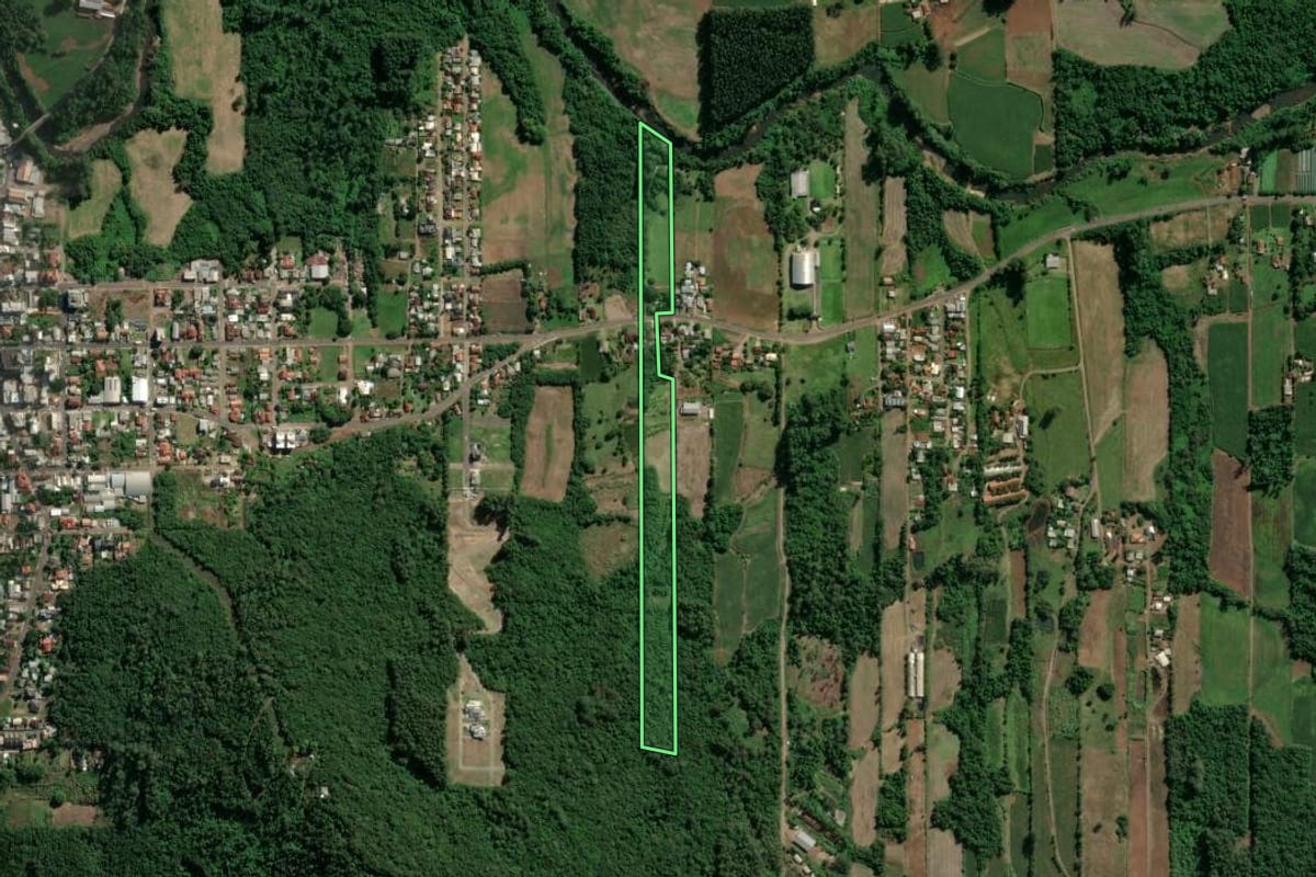 Imagem de satélite do imóvel rural em Teutônia (RS), com o contorno declarado no CAR desenhado por cima.