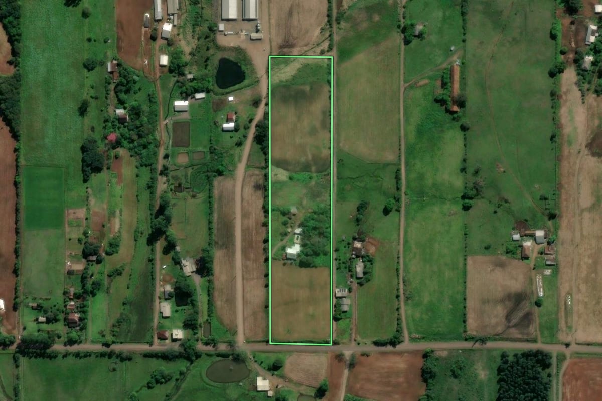 Imagem de satélite do imóvel rural em Teutônia (RS), com o contorno declarado no CAR desenhado por cima.