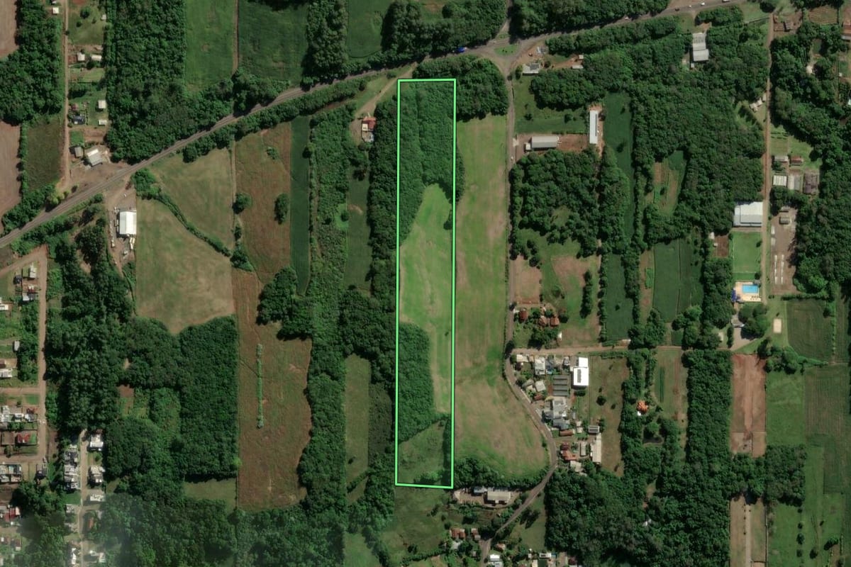 Imagem de satélite do imóvel rural em Teutônia (RS), com o contorno declarado no CAR desenhado por cima.