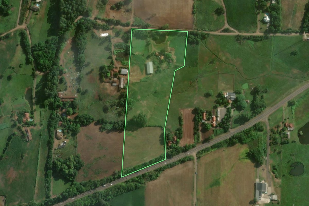Imagem de satélite do imóvel rural em Teutônia (RS), com o contorno declarado no CAR desenhado por cima.