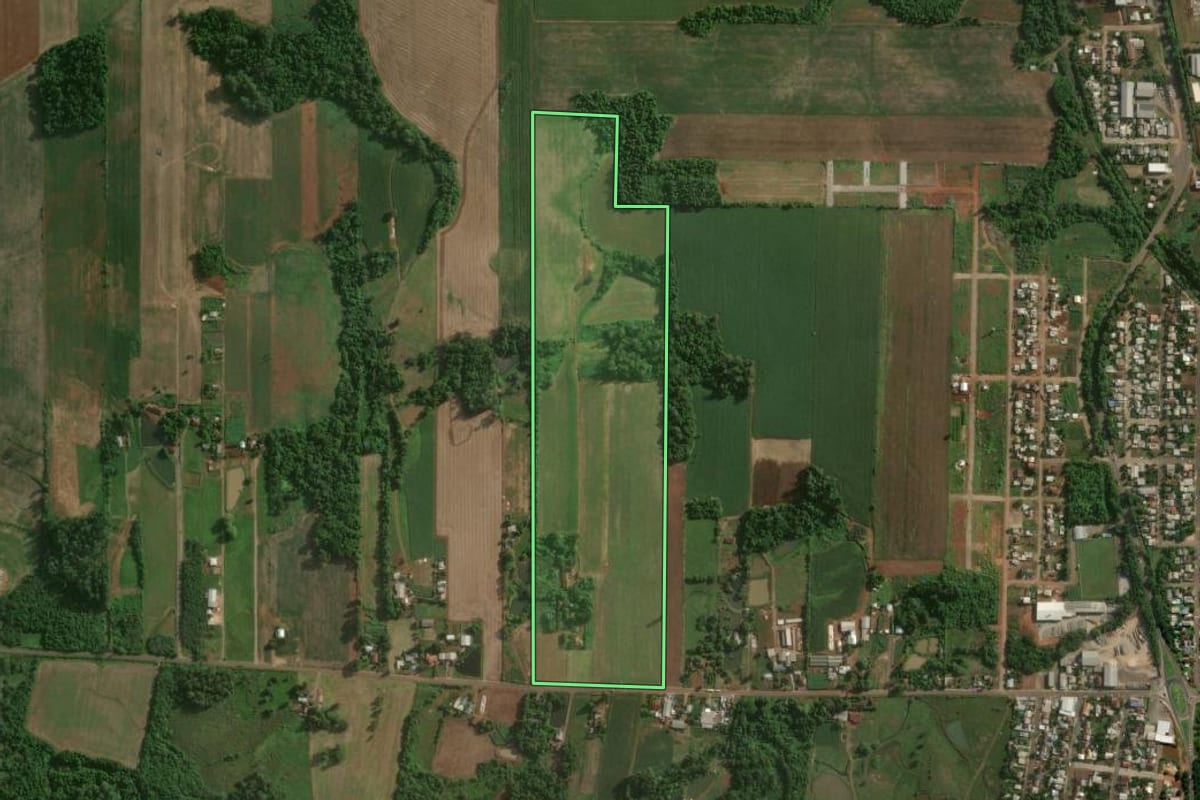 Imagem de satélite do imóvel rural em Teutônia (RS), com o contorno declarado no CAR desenhado por cima.