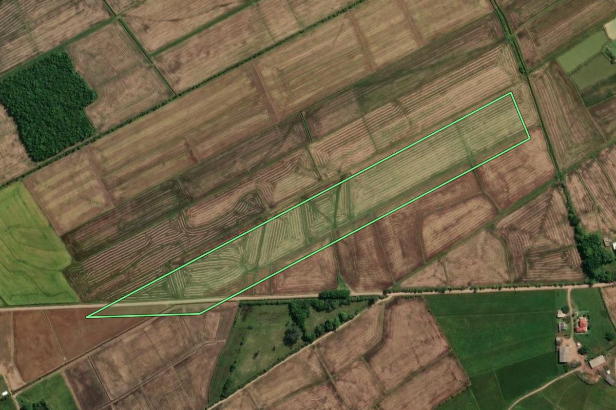 Imagem de satélite do imóvel rural em Torres (RS), com o contorno declarado no CAR desenhado por cima.