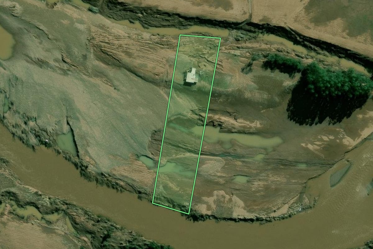Imagem de satélite do imóvel rural em Travesseiro (RS), com o contorno declarado no CAR desenhado por cima.