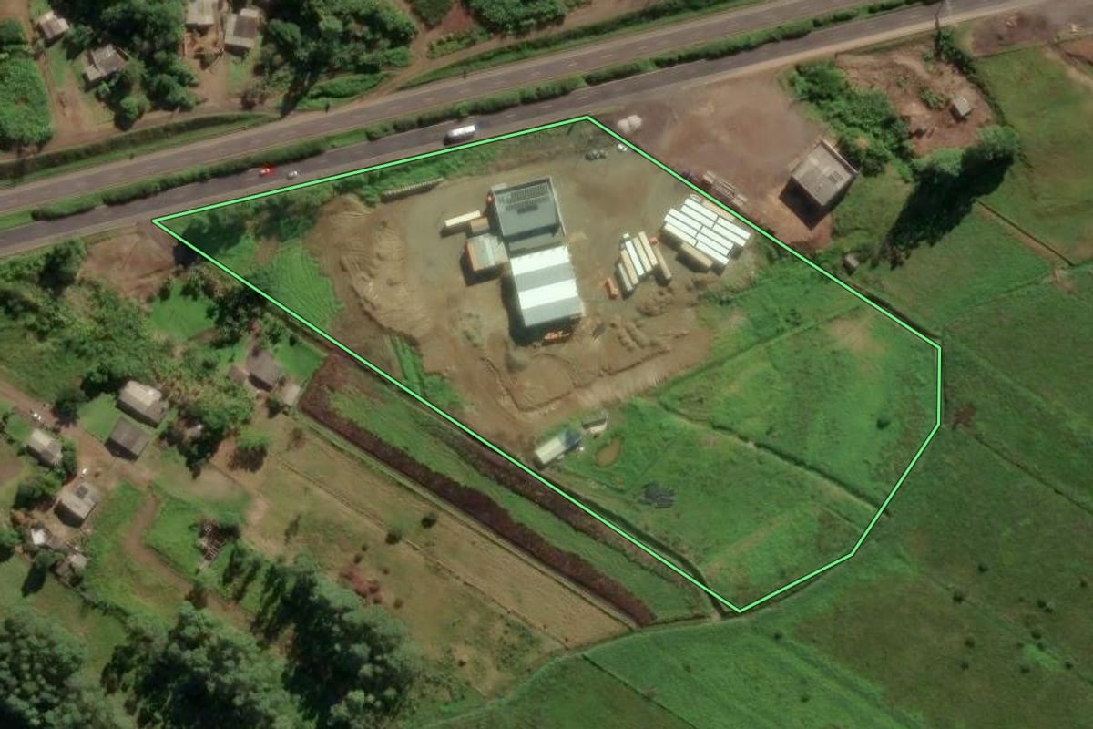 Imagem de satélite do imóvel rural em Três Cachoeiras (RS), com o contorno declarado no CAR desenhado por cima.