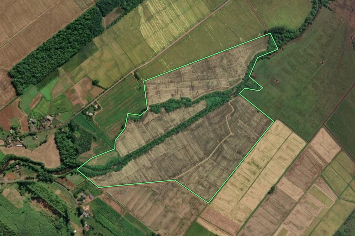 Imagem de satélite do imóvel rural em Três Cachoeiras (RS), com o contorno declarado no CAR desenhado por cima.