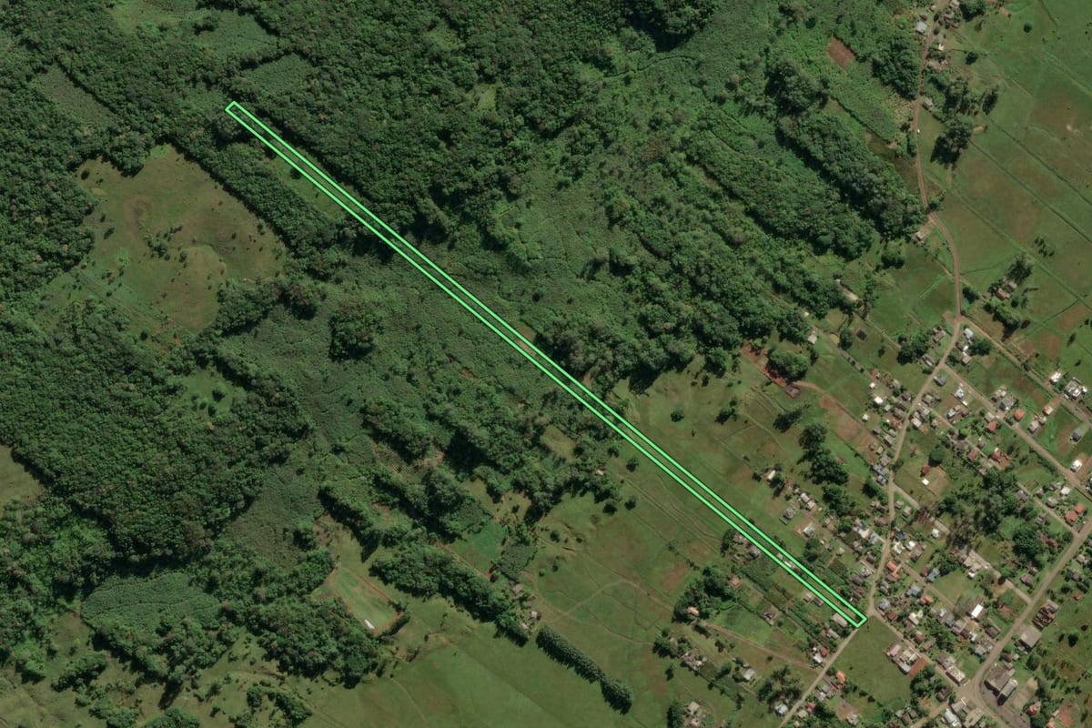 Imagem de satélite do imóvel rural em Três Cachoeiras (RS), com o contorno declarado no CAR desenhado por cima.