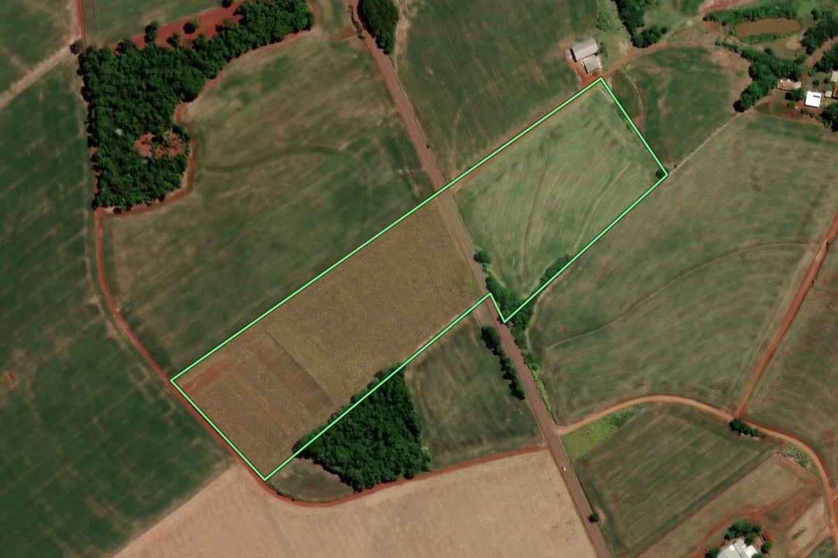 Imagem de satélite do imóvel rural em Três de Maio (RS), com o contorno declarado no CAR desenhado por cima.