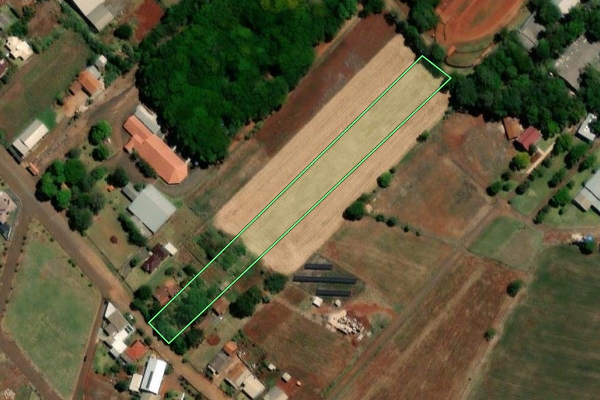Imagem de satélite do imóvel rural em Três de Maio (RS), com o contorno declarado no CAR desenhado por cima.